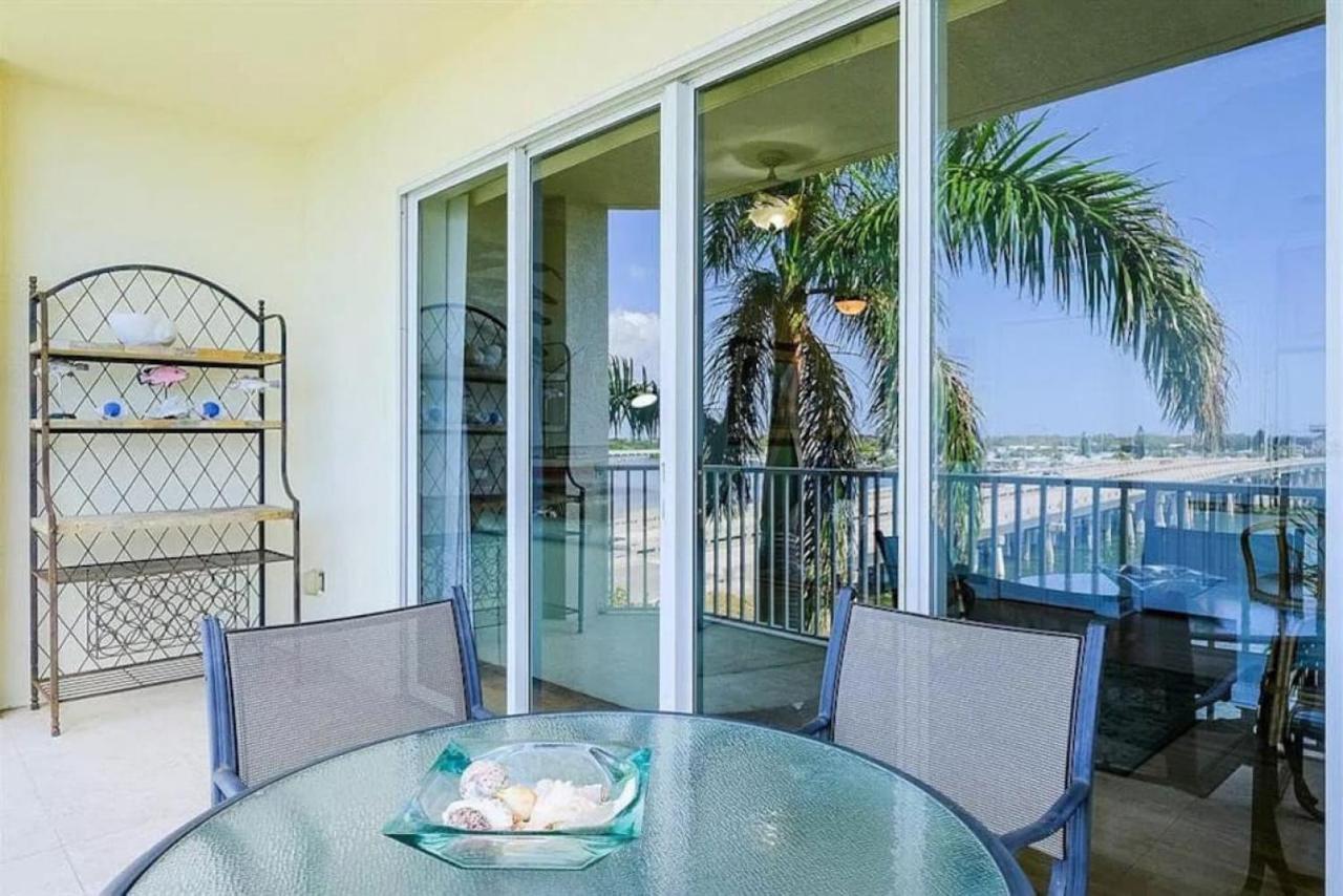 Bright Luxury Oceanfront Condo With Private Balcony And Hotel Pool St. Petersburg Luaran gambar